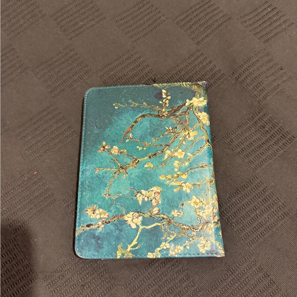 Kindle Paperwhite Case – Blue Floral Blossom Art Print - Picture 8 of 10